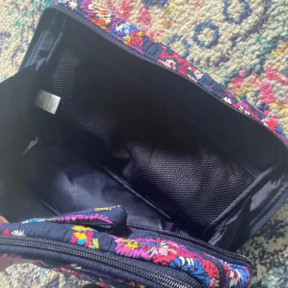 Vera Bradley large blush and brush makeup case - Picture 3 of 7